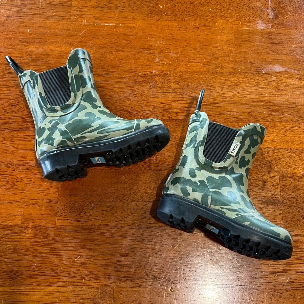 TOMS Kids Camo Rain Boots Pull On‎ Chelsea Style Size T5